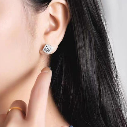 Dollcini 1 karátos D-színű moissanit „cukorkocka” fülbevaló 925 ezüstből, elegáns női köves fülbevaló mindennapra és alkalmakra