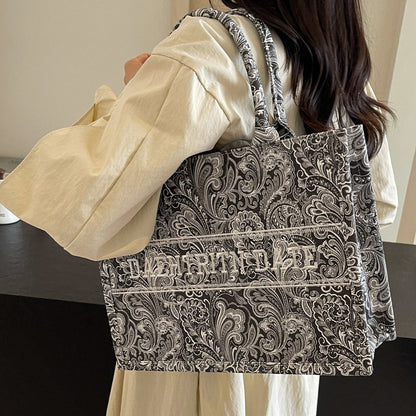 Dollcini Mintás Női Totebag – Nagyméretű Válltáska