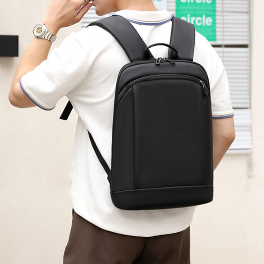 Rucsac impermeabil pentru laptop Dollcini – negru, compatibil cu 15,6”, practic, de zi cu zi